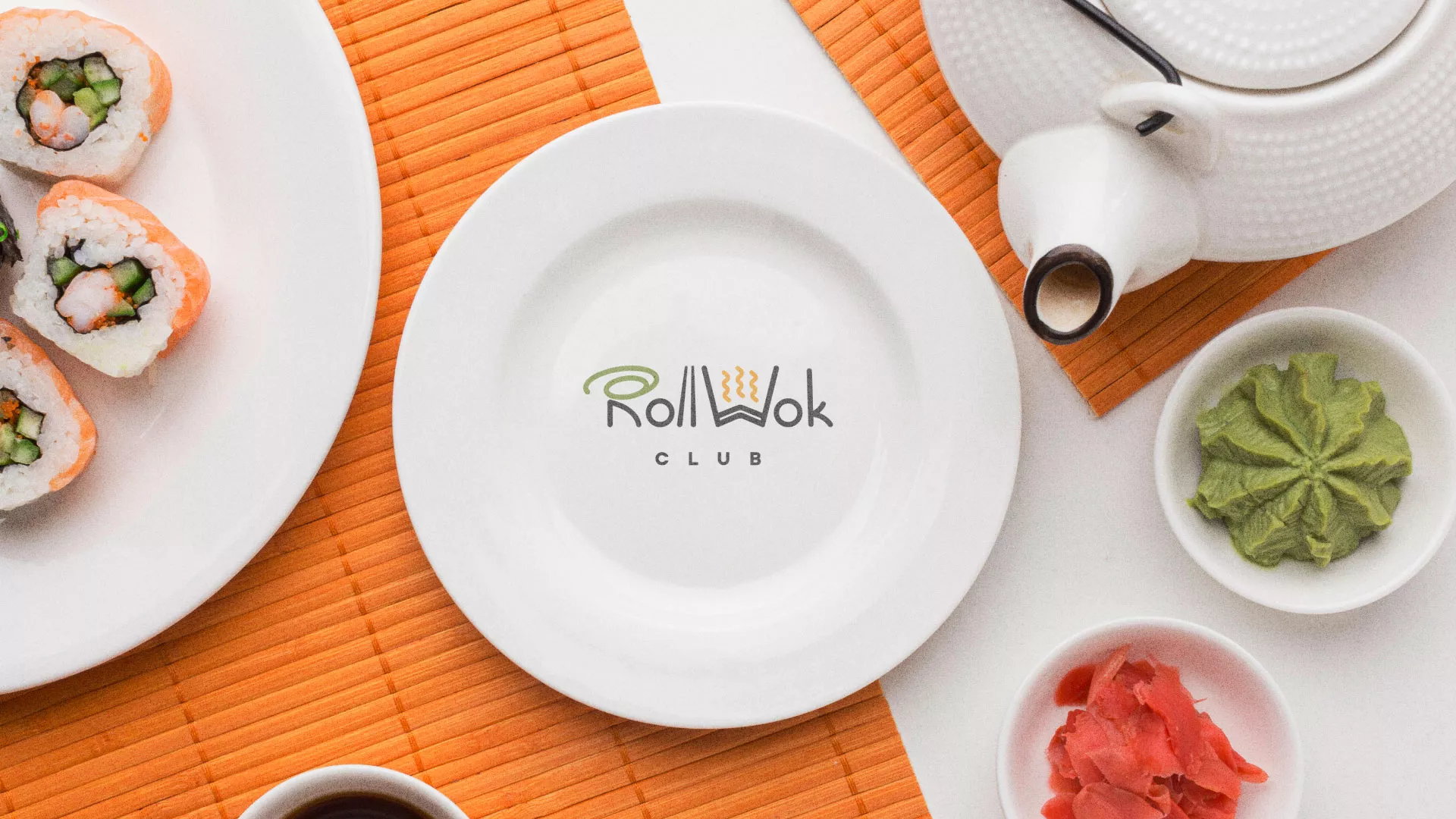 Разработка логотипа и фирменного стиля суши-бара «Roll Wok Club» в Сестрорецке